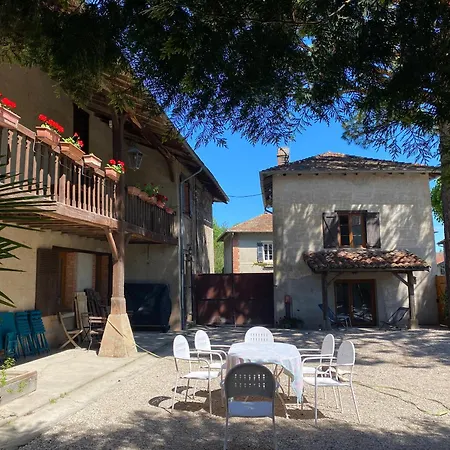 Maison De Charme, Maison Carree Joyeux